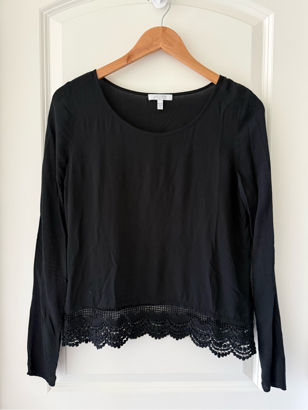 Delia’s Long-Sleeve Top with Crochet Hem